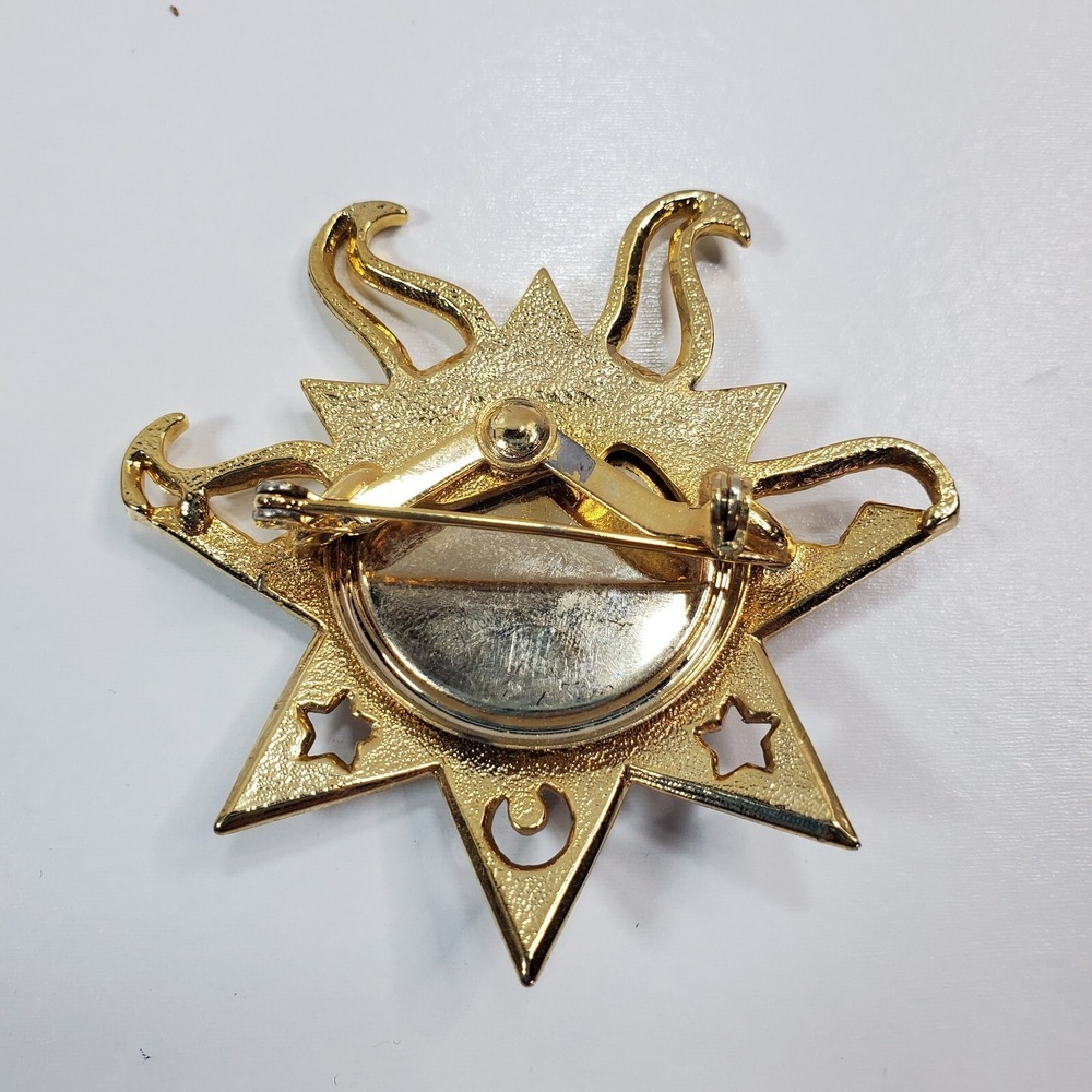 Vintage Gold Tone Sun Rays Face Holographic Celestial Brooch Pin Jewelry - Picture 3 of 4